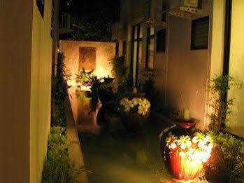 Centana Apartment Bangkok Exterior foto