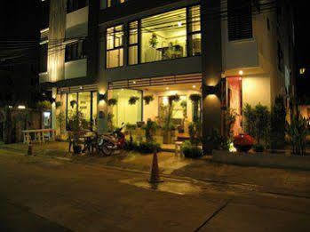 Centana Apartment Bangkok Exterior foto
